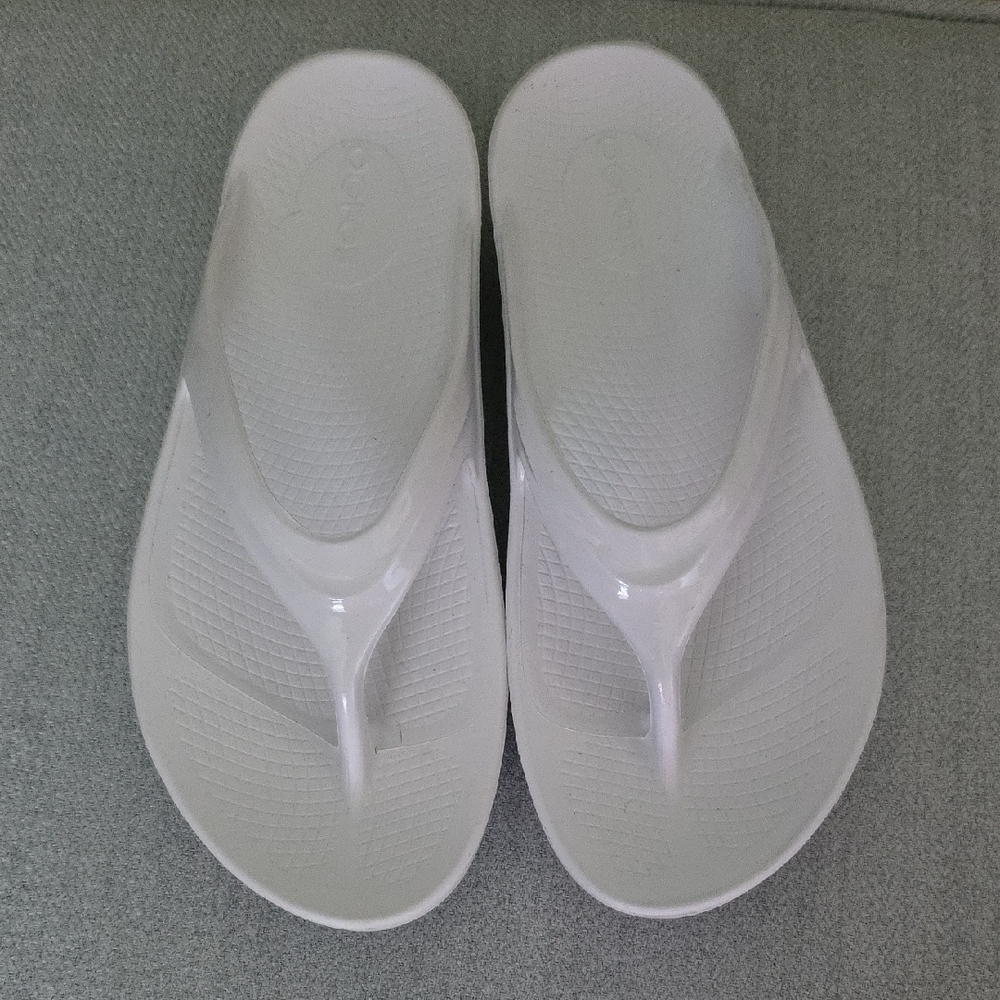 Oofos OOlala Flip Flops